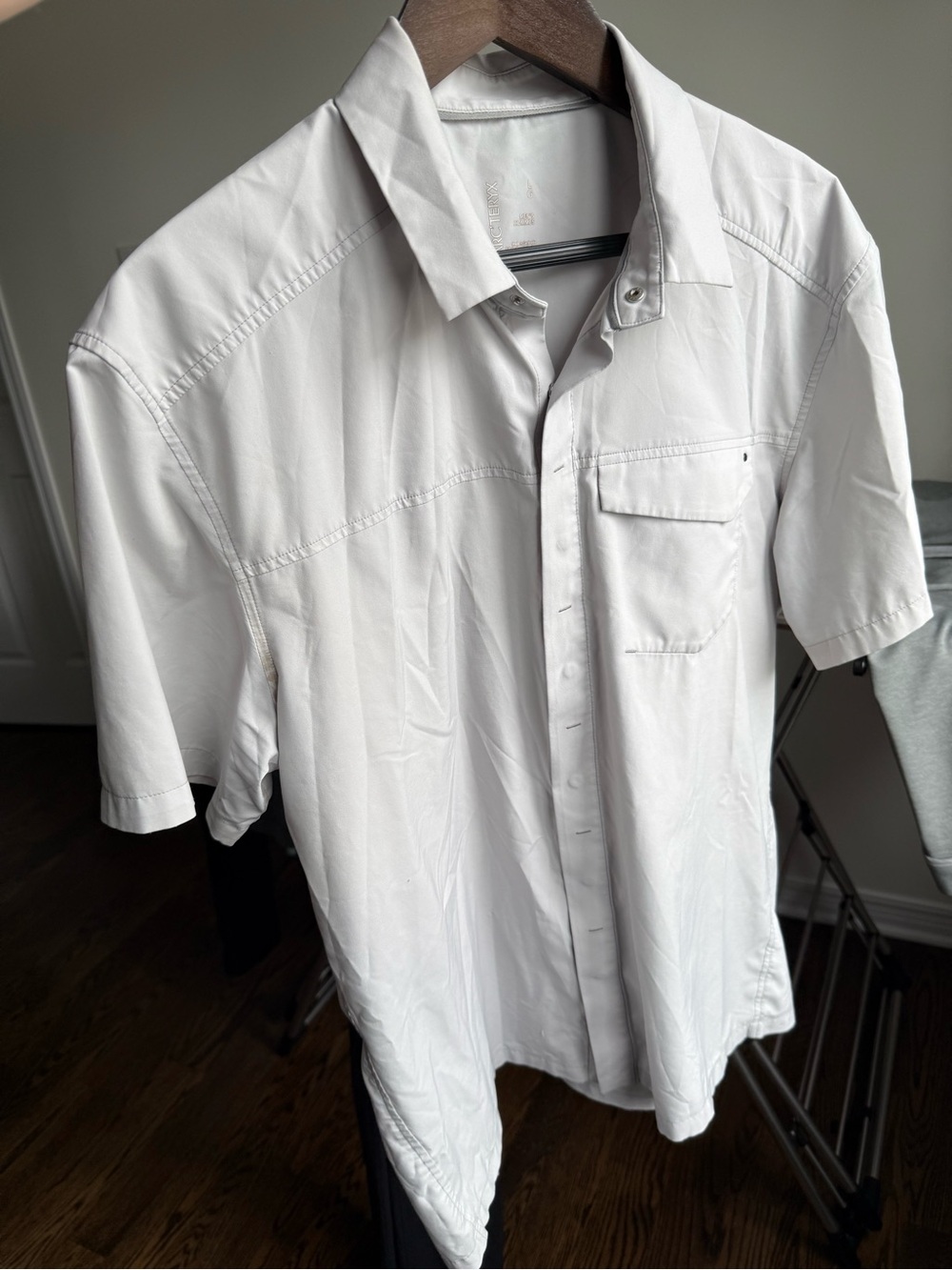 Arc'teryx Men's Short Sleeve Button-Down Shirt - Gray - size Large